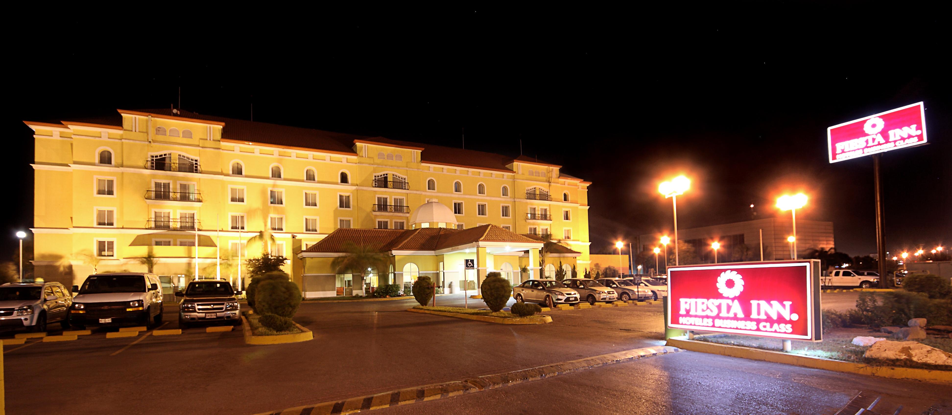 Fiesta Inn Express Нуэво-Ларедо Экстерьер фото