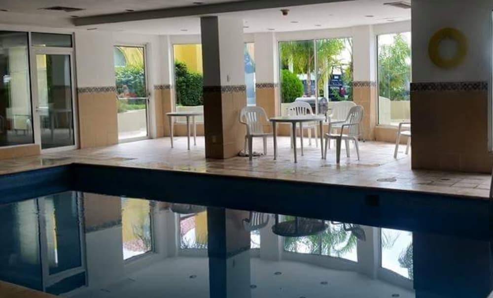 Fiesta Inn Express Нуэво-Ларедо Экстерьер фото